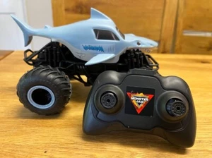 Monster Jam Official Megalodon Remote Control Monster Truck 1:24 Scale, 2.4 GHz - Picture 1 of 7