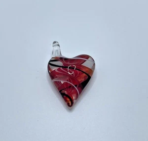 Colgante de moda de vidrio con corazón remolino rojo y negro sin marca - Imagen 1 de 2