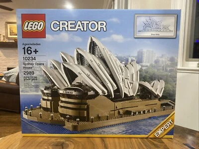 LEGO Creator Expert: Sydney Opera House (10234) 40 Year Anniversary Architecture - Image 1 of 4