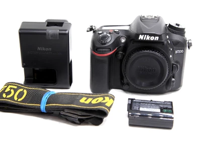 Cámara Nikon D7200 24MP FHD DSLR - Excelente conteo de obturadores de menos de 5K Foto 1 de 4
