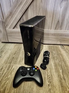 Microsoft Xbox 360 Console Gaming Bundle Black 1439 + Controller READ INFO - Picture 1 of 10