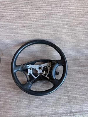Toyota 4Runner 2003-2009 volante cuero negro usado Foto 1 de 3