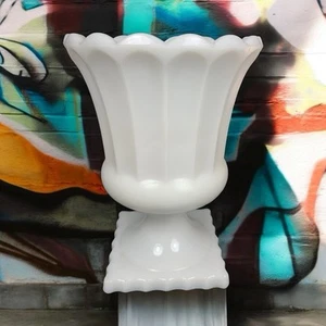 Jarrón acanalado de vidrio de leche de 6" urna maceta festoneado borde superior pedestal cuadrado vintage - Imagen 1 de 14
