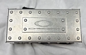 Custodia occhiali da sole Oakley Metal Vault vintage 1995 - Foto 1 di 11