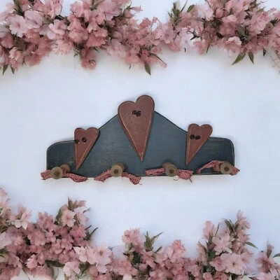 Country Rustic Blue Wooden 3 Burgundy Heart Hanging Rack with 4 Sewing Spools — 第 1/4 张图片
