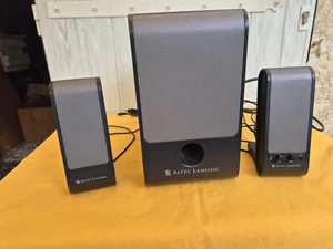 2 enceintes & subwoofer ALTEC LANSING VS2221 Powered Audio System PC speakers - Photo 1/5