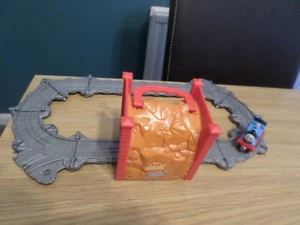 TAKE ALONG N PLAY THOMAS TIDMOUTH FOLD AWAY SET FREE UK POST - Picture 1 of 2