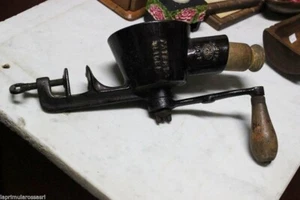 VECCHIO AFFETTAVERDURE DA TAVOLO IN GHISA / VINTAGE CAST IRON SPONG SLICER - Imagen 1 de 7