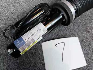 Mercedes-Benz S Class W221 Air Suspension Shock Absorber Front Right A2213209313 - Picture 1 of 5