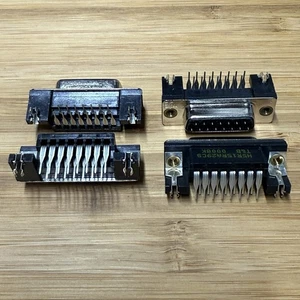 Thomas & Betts 15 Pin DSUB Buchse rechter Winkel (4 Stück Lot) Gameport - Bild 1 von 4
