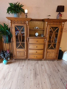 Highboard Kiefer massiv, gebeizt, honig-farben lackiert - Bild 1 von 5