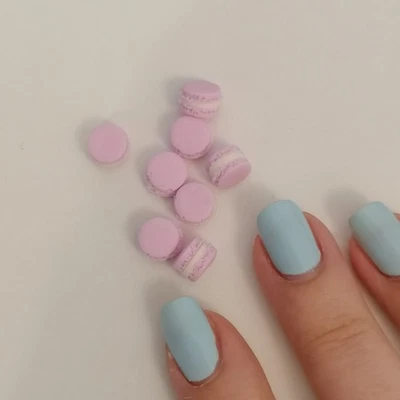 Miniatura dollhouse MACARONS (8 pz) in scala 1:12  fatto a mano in fimo - Immagine 1 di 4