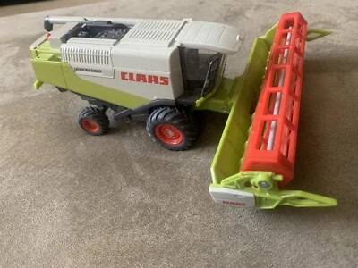 Siku Claas Lexion 600 Combine Toy Model Metal & Plastic w/ Rubber Tires 9.5”Long - Image 1 of 4