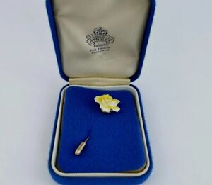 Vintage Aynsley China yellow flower stick pin gold tone