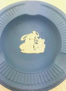 WEDGWOOD Jasperware weiß auf blauem ASTRAY - Bild 1 von 1
