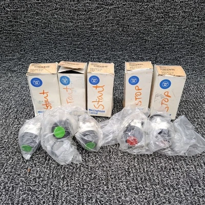 Westinghouse PB2AA0. Botón de arranque 3 verdes y 2 botones rojos de parada Cantidad: 5 Foto 1 de 4