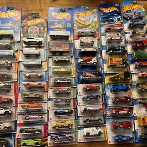 Hot Wheels lote grande de 90, autos camiones 1991-presente - Imagen 1 de 14