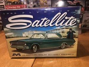 Moebius Model Kit 1215 1/25 1965 Plymouth Satellite Factory Sealed - Picture 1 of 5