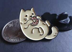 Chonky Cat Eating Donut Cute Fat Kitty Food Love Metal Pin Badge Brooch Enamel
