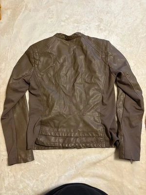 Chaqueta de cuero para otoño/invierno Foto 1 de 3