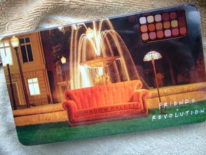REVOLUTION FRIENDS shadow palette eyeshadow : I'LL BE THERE FOR YOU - Picture 1 of 2