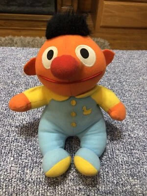 De colección 1983 Peluche PLAYSKOOL Beddy Bye Ernie 70123 Plaza Sésamo Difícil de Encontrar Foto 1 de 4