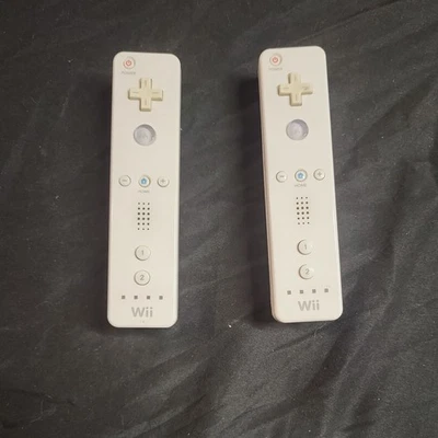 Пара пультов дистанционного управления Nintendo Wii  - Изображение 1 из 4