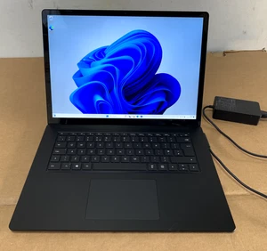 Microsoft Surface Laptop 3 with Intel Core i7 10th Gen, 32GB 1TB, 15" Win 11 Pro - Afbeelding 1 van 12