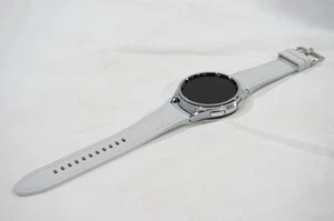 Samsung Galaxy Watch 6 Classic | 47 mm, BT, Wifi, GPS - Plateado *América Latina* - Imagen 1 de 3
