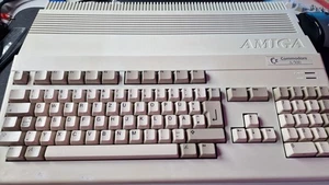 Commodore Amiga 500 mit 1MB Ram und 4fach kickrom schöner zustand - Photo 1/8