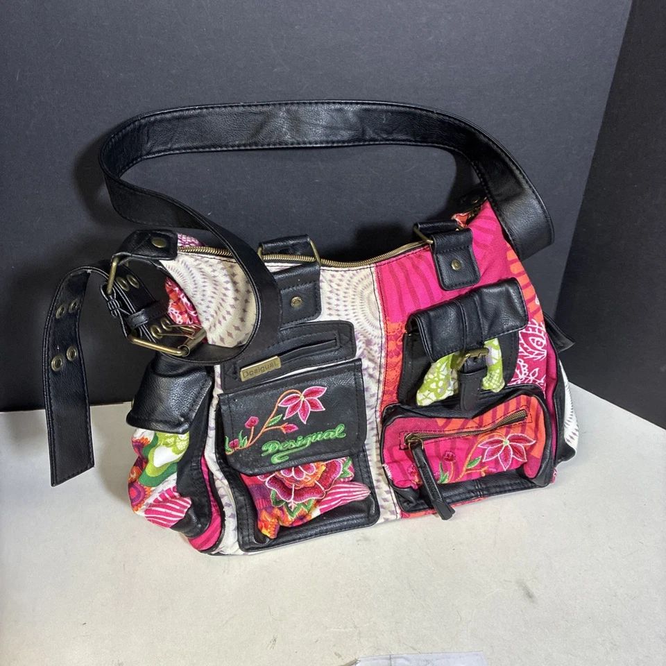 Desigual 多色拼布腰带/手拿包 二手状况良好 — 第 1/4 张图片