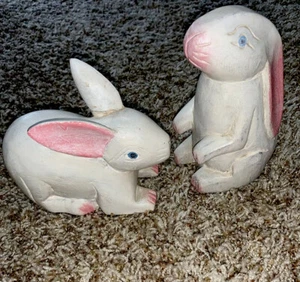 Pair Of 2 Wood Carved Rabbits Bunnies Primitive Folk Art Wooden Easter - Picture 1 of 12