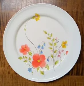 MIKASA BONE CHINA "JUST FLOWERS" DINNER PLATE A4-182 10 5/8" DIAMETER - Picture 1 of 5