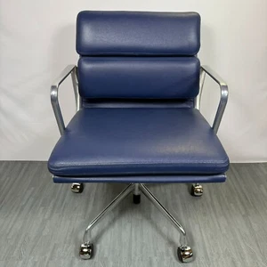 2023 Herman Miller Eames Soft Pad Management Desk Chair - Stow Leather - Laguna - Picture 1 of 12