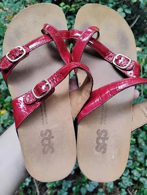 SAS Pampa Toe Loop Sandals Strappy Two Buckles Lipstick Red Patent Leather 8 M - Image 1 of 4