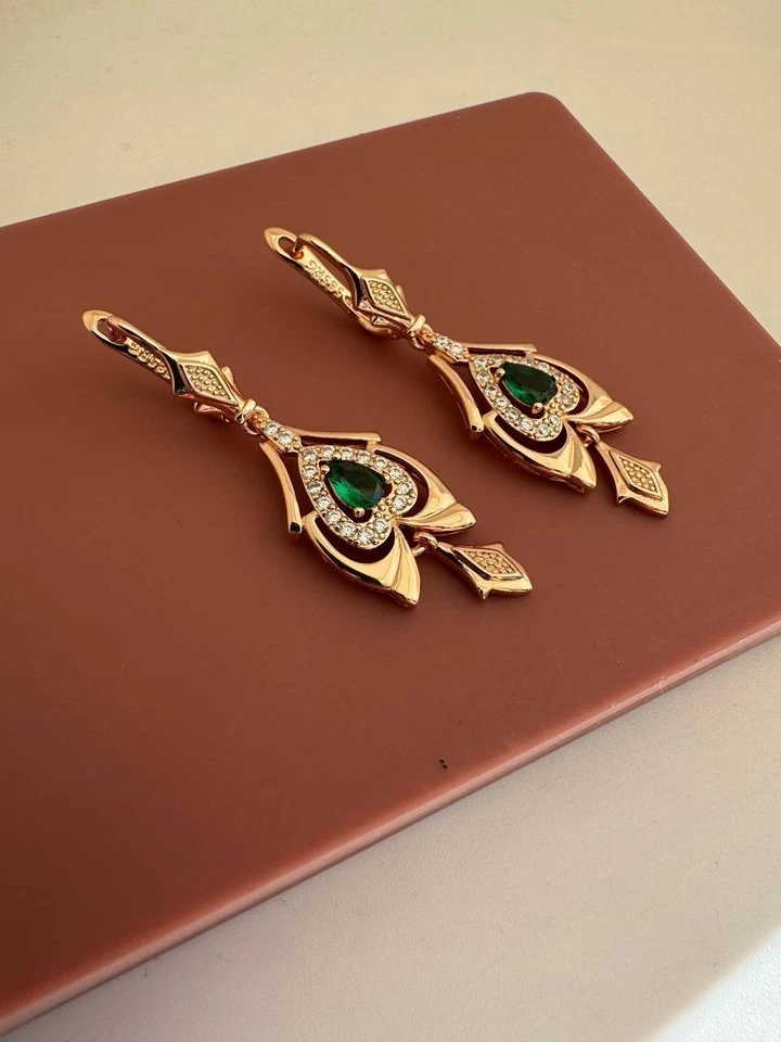 Ohrringe, mit einem wunderschönen grünen Stein. 6,5g. 585rg stempel, rolled gold - Bild 1 von 3