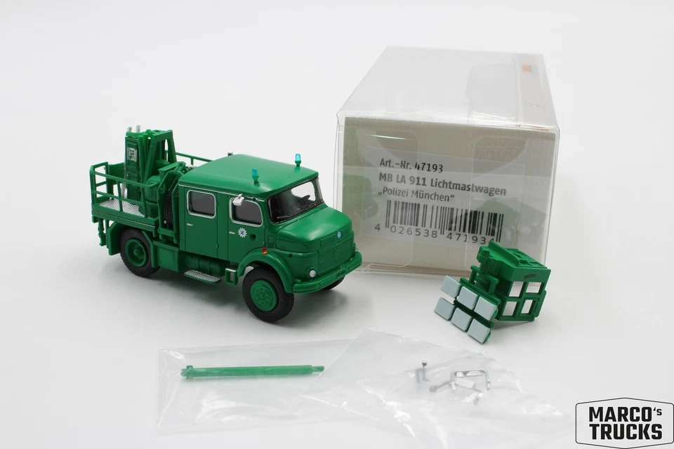 Brekina MB LA911 Lichtmastwagen Police minzgreen, Police München No. 47193 1/87 - Image 1 of 1