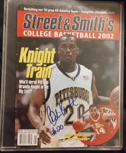 2002 STREET & SMITH'S COLLEGE BASKETBALL MAGAZINE SIGNED BY BRANDIN KNIGHT..... - Picture 1 of 4