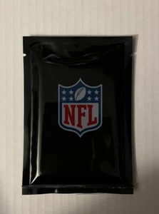 NFL Football Mystery Pack! 10 Karten mit 1 Auto, Patch oder #'d Karte/Pack - Bild 1 von 1