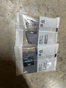 Cartuchos de tinta originales Brother LC3017XL amarillos y cian - Imagen 1 de 2