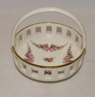 Max Rösler Rodach Rosengirlande Henkelkorb Nr.: 4919/00 Goldrand H. 11,5 cm - Bild 1 von 4