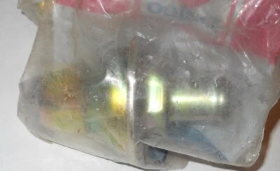 NOS 1980 Pontiac Firebird 4.9L Air Check Valve - Immagine 1 di 2