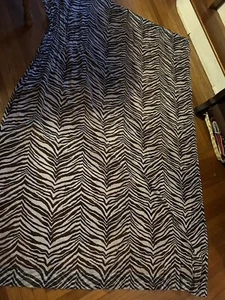 Zebra Sheer / Curtain Around 58 X 83 1/2 Black & White - Picture 1 of 2