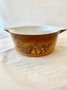 Vintage Pyrex  Brown Old Orchard Fruit Casserole Dish￼  2 .5 L - Picture 1 of 8