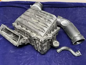 Volkseagen Jetta 2019-2023 OEM motor filtro de aire caja carcasa 5QM129607C - Imagen 1 de 9