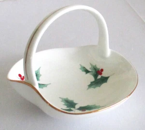 Mikasa Bone China Ribbon Holly Basket - Picture 1 of 10