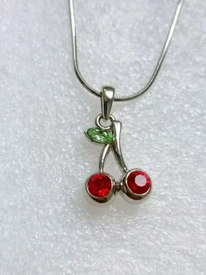 Filigrane Kette  "Kirschen 🍒" Silberfarben Strass Modeschmuck M2 - Bild 1 von 4