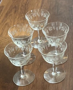 Etched Antique Cordial Liquor Drinking Glasses 4.25” Grapes Grapevine Set Of 5 - Picture 1 of 19
