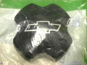 98-02 CHEVY CHEVROLET GEO PRIZM 94858451 BOWTIE WHEEL CENTER CAP HUBCAP BLACK - Picture 1 of 1