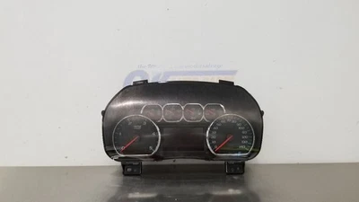 16 CHEVY SILVERADO 2500 6.6L SPEEDOMETER INSTRUMENT GAUGE CLUSTER 84026898 - Image 1 of 4